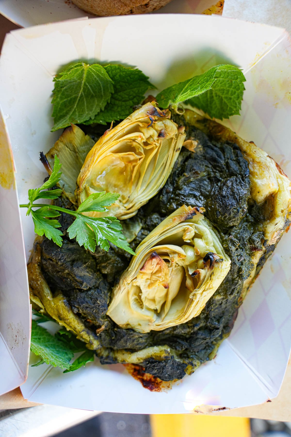 Spinach pie. Artichokes, fried capers